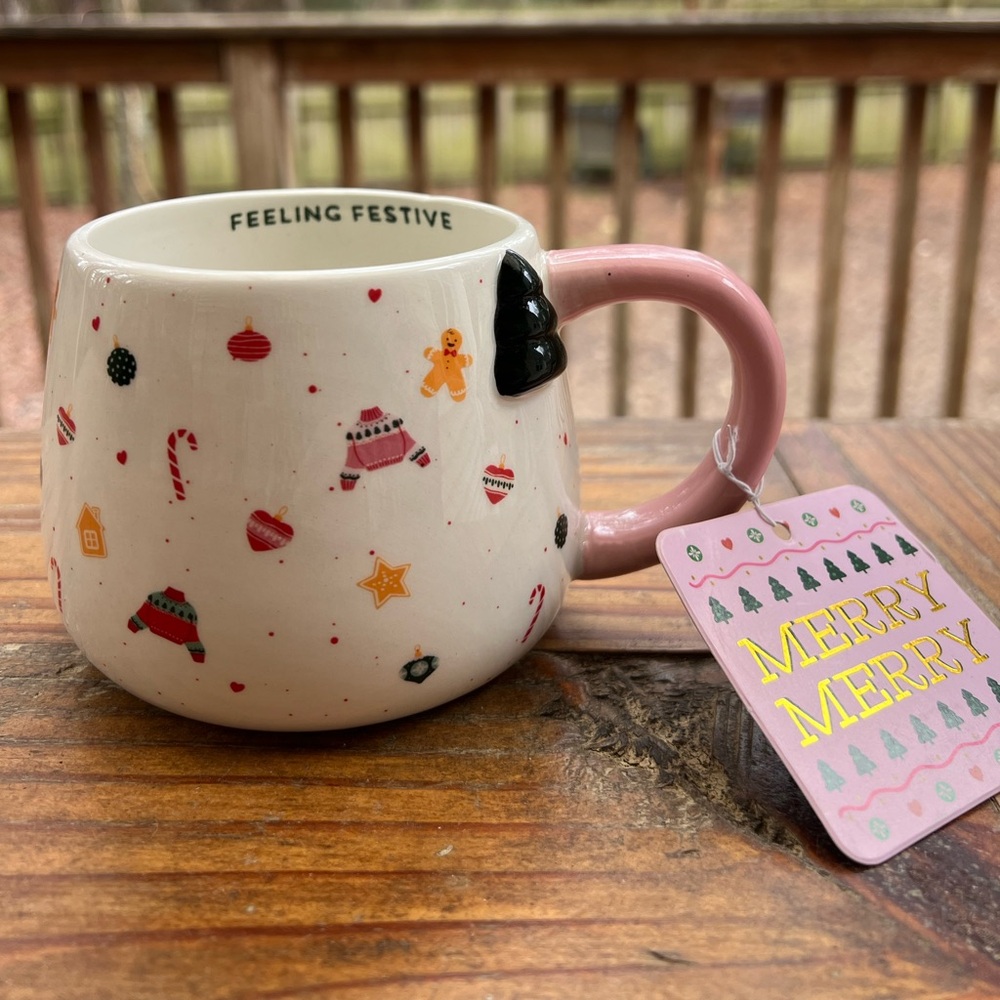 SUNDAY MORNING Feeling Festive Christmas Ceramic Mug NWT NEW